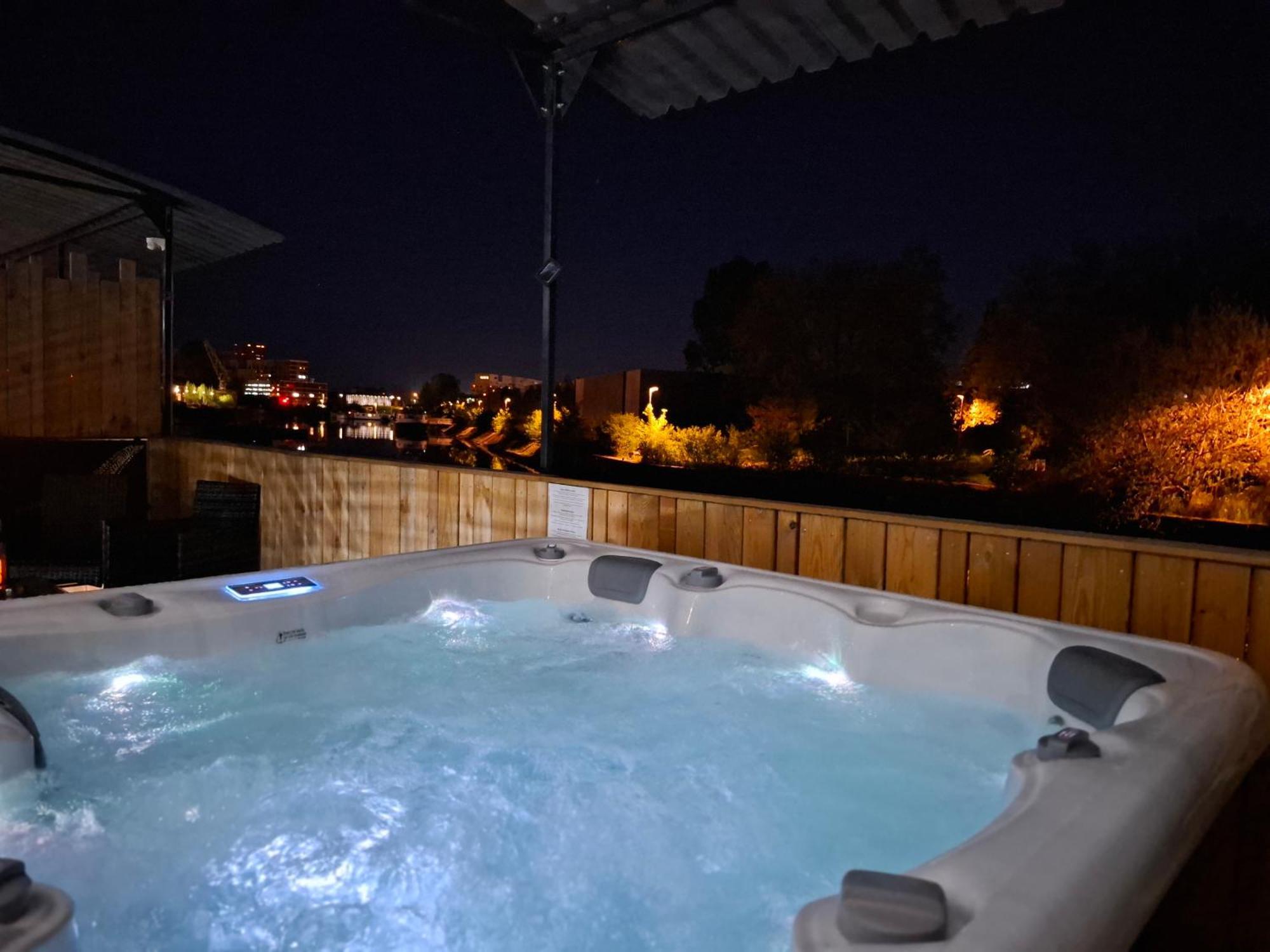 Апартаменты La Peniche De Fabrice Avec Jacuzzi Privatif Страсбург Экстерьер фото
