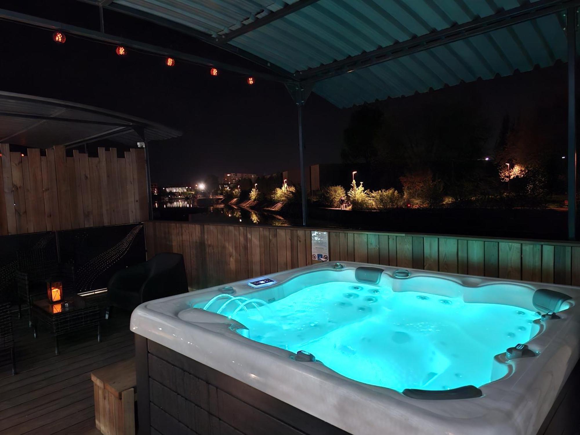 Апартаменты La Peniche De Fabrice Avec Jacuzzi Privatif Страсбург Экстерьер фото